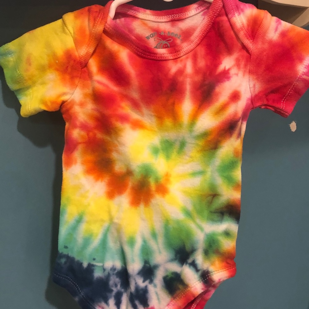 Hand-Made Tie-Dye Onesie for Baby (1 of a kind) 🌈